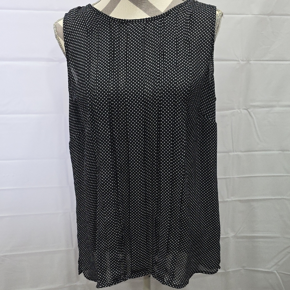 Renuar Black and White Polka Dot Top. Super Cute Buttons Down The Back. Pl